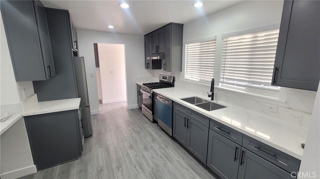 1605 E Santa Ana, Anaheim, CA 92805