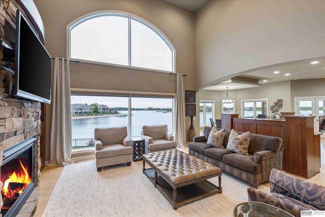 612 S 249th Circle, Waterloo, NE 68069