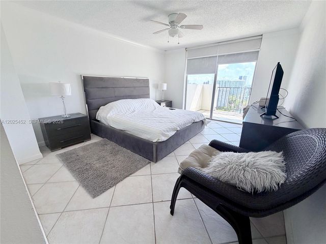 2750 NE 183rd St PH10, Aventura, FL 33160