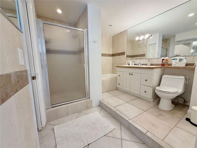 2750 NE 183rd St PH10, Aventura, FL 33160