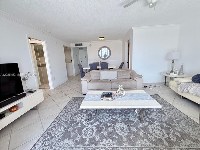 2750 NE 183rd St PH10, Aventura, FL 33160