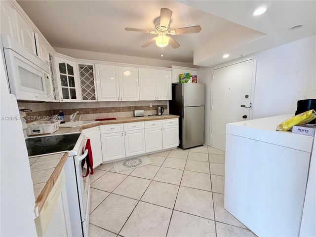 2750 NE 183rd St PH10, Aventura, FL 33160