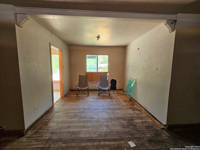 255 Gazel Dr, San Antonio, TX 78213