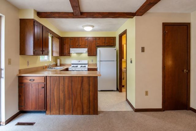 33 Sherburne Ave 3, Tyngsborough, MA 01879