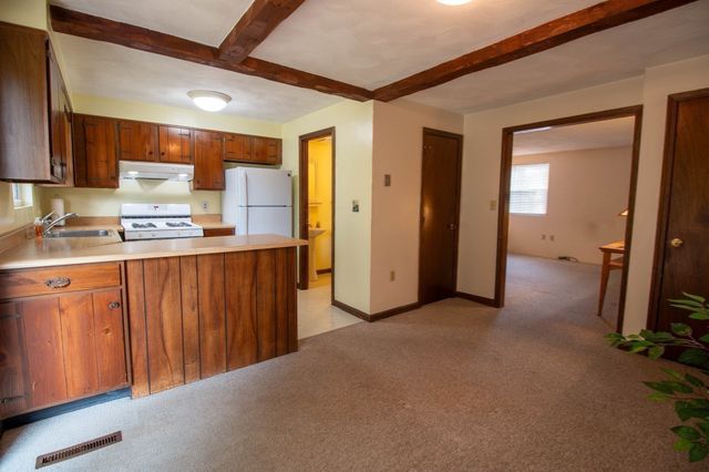 33 Sherburne Ave 3, Tyngsborough, MA 01879