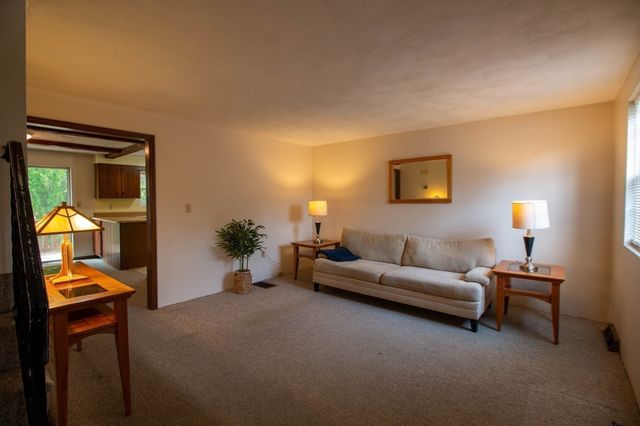 33 Sherburne Ave 3, Tyngsborough, MA 01879