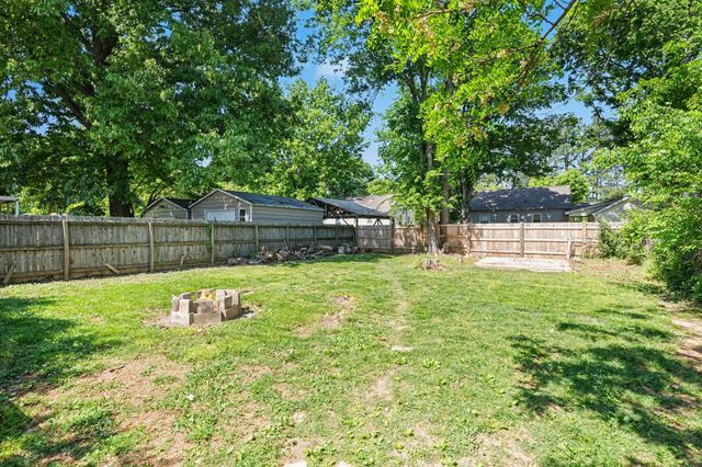 2122 Denham Ave, Columbia, TN 38401