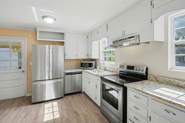 2122 Denham Ave, Columbia, TN 38401