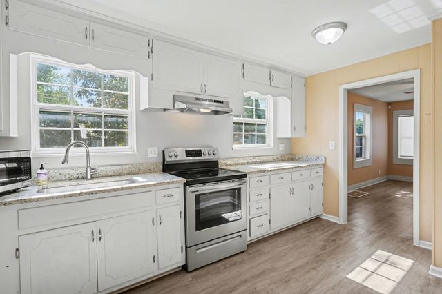 2122 Denham Ave, Columbia, TN 38401