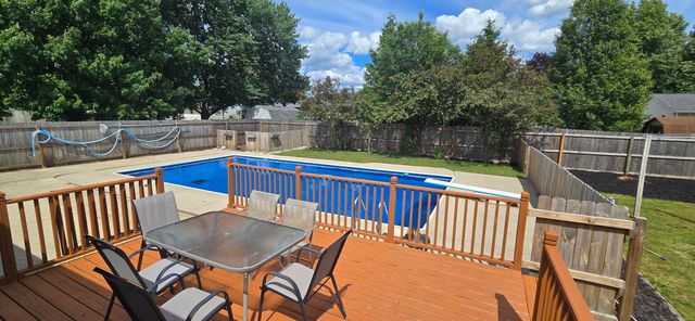 8114 Mellowwood Drive, Jenison, MI 49428