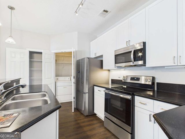 400 17th Street NW 2027, Atlanta, GA 30363