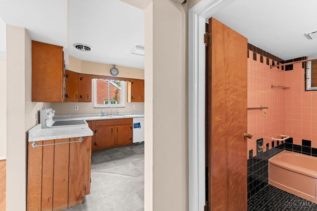 3877 Mantell Avenue, Sycamore Twp, OH 45236