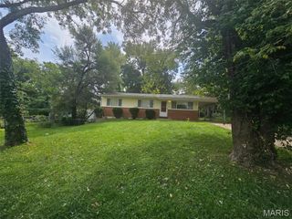 10214 Northland Hills Court, St Louis, MO 63136