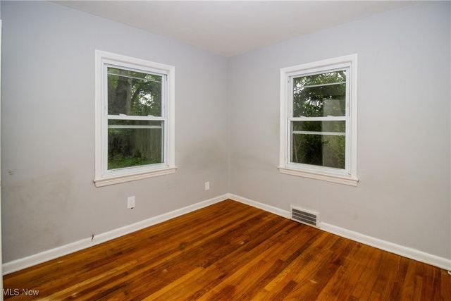 915 Clarence Road, Cleveland Heights, OH 44121