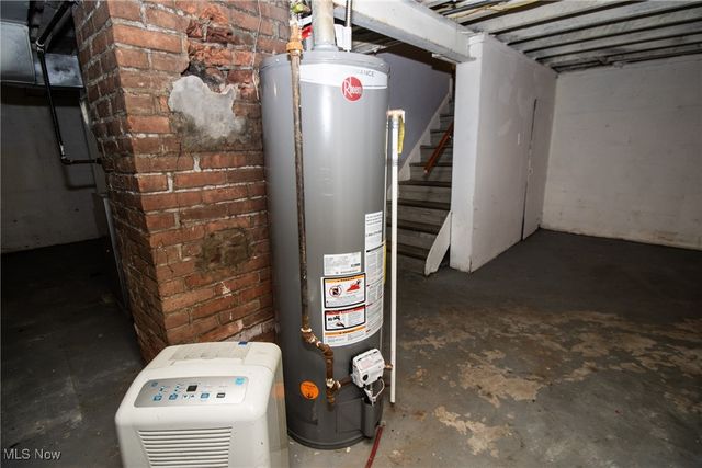 915 Clarence Road, Cleveland Heights, OH 44121