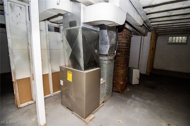 915 Clarence Road, Cleveland Heights, OH 44121