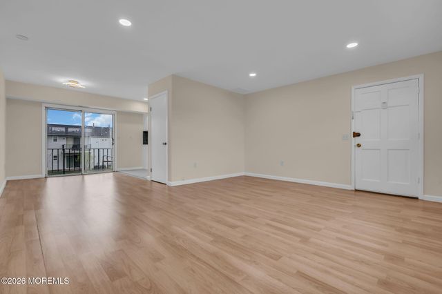 10 Maine Court 734, Matawan, NJ 07747