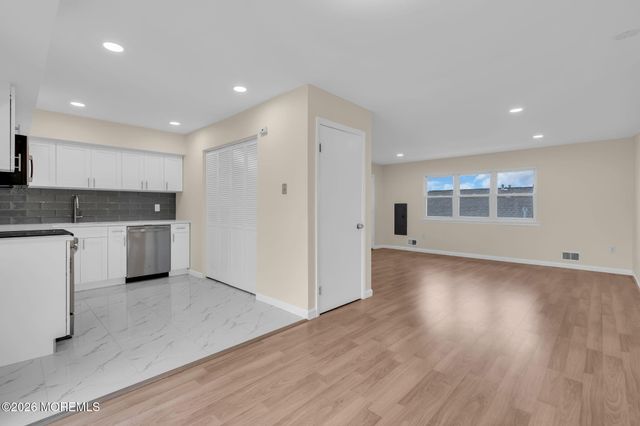10 Maine Court 734, Matawan, NJ 07747
