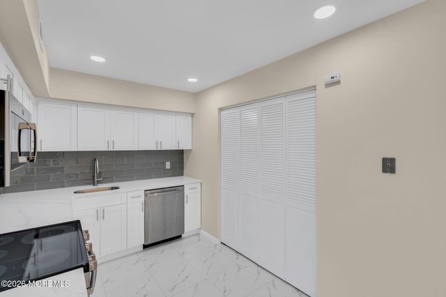 10 Maine Court 734, Matawan, NJ 07747