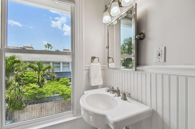 1411 S ALBANY AVENUE, Tampa, FL 33606