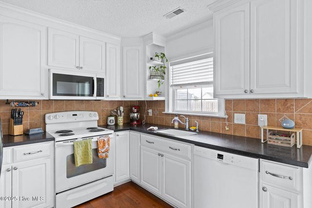 2827 Sapling Circle, Wilmington, NC 28411
