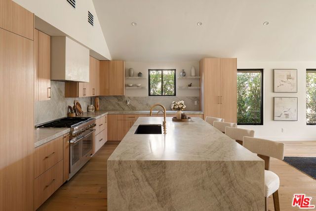 13949 Cumpston Street, Sherman Oaks, CA 91401