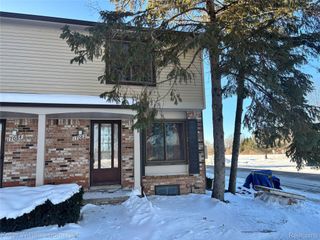 17082 Kingsbrooke Drive, Clinton Charter Township, MI 48038