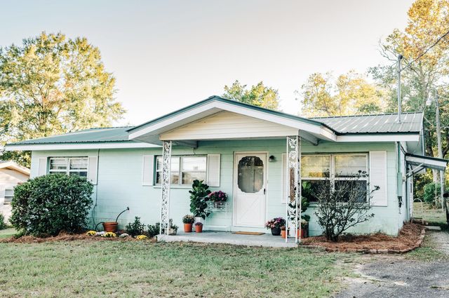 23186 Dewight Stone Avenue, Florala, AL 36442