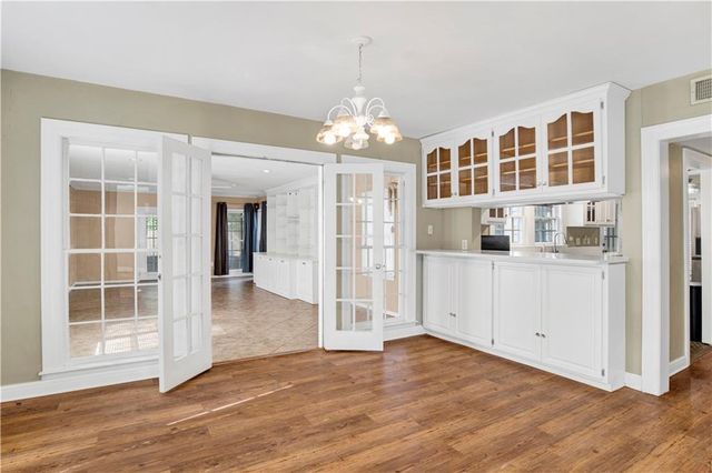 8 Elizabeth Place, Mobile, AL 36606