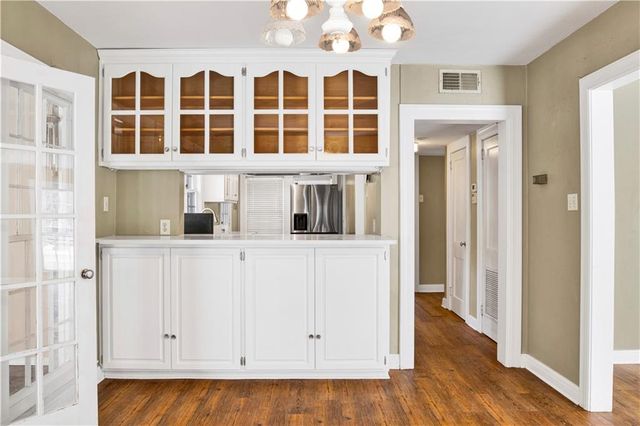 8 Elizabeth Place, Mobile, AL 36606