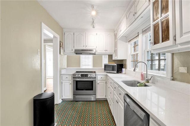 8 Elizabeth Place, Mobile, AL 36606