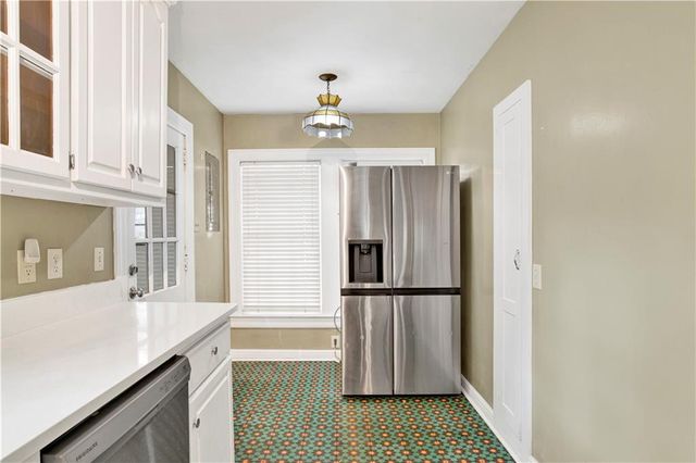 8 Elizabeth Place, Mobile, AL 36606