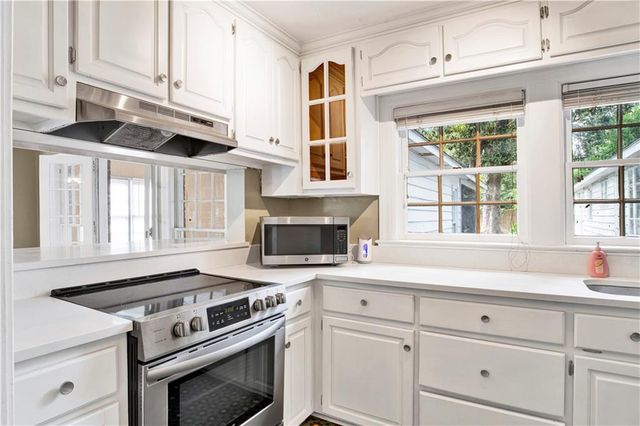 8 Elizabeth Place, Mobile, AL 36606