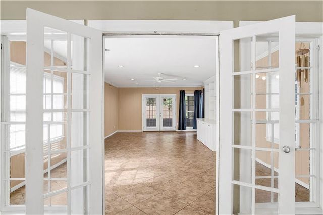 8 Elizabeth Place, Mobile, AL 36606