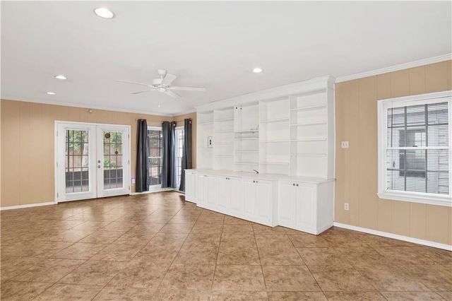 8 Elizabeth Place, Mobile, AL 36606