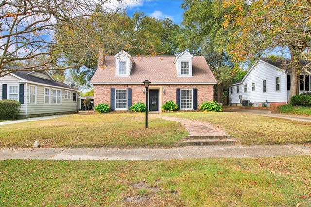 8 Elizabeth Place, Mobile, AL 36606