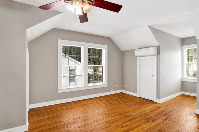 8 Elizabeth Place, Mobile, AL 36606