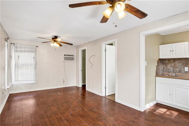 8 Elizabeth Place, Mobile, AL 36606