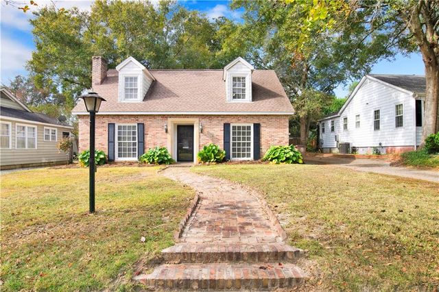 8 Elizabeth Place, Mobile, AL 36606