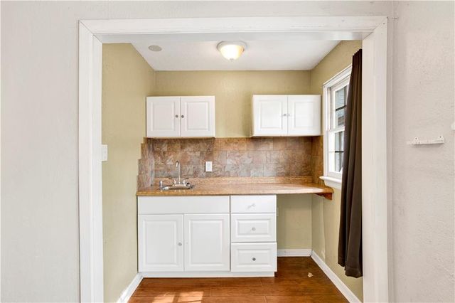 8 Elizabeth Place, Mobile, AL 36606