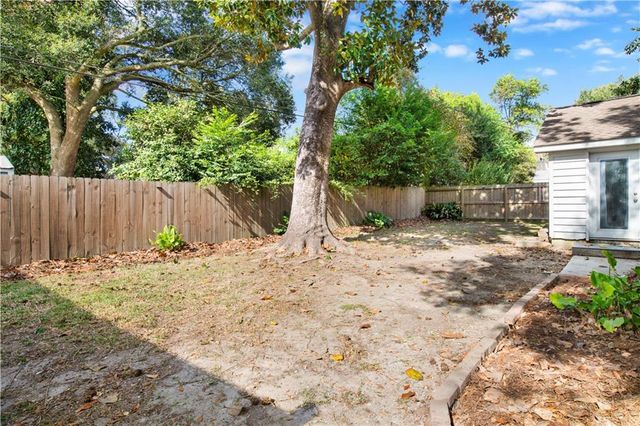 8 Elizabeth Place, Mobile, AL 36606