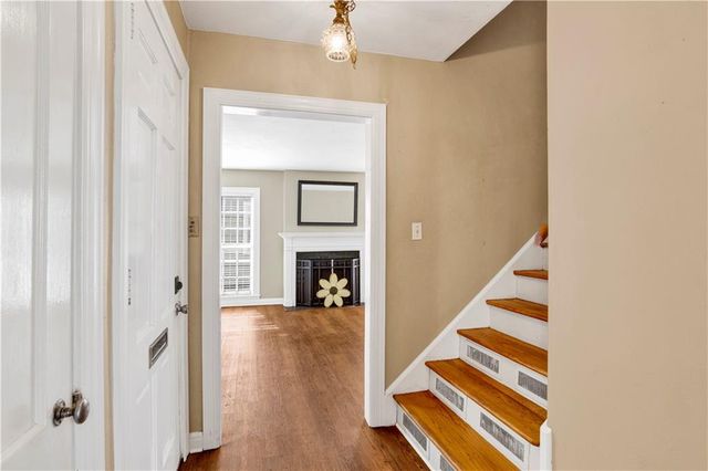 8 Elizabeth Place, Mobile, AL 36606