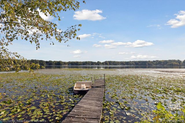 11429 Frey Court, Brighton, MI 48116