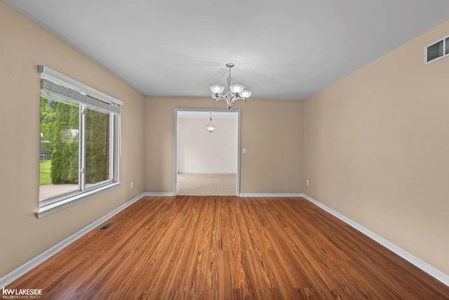51389 Midland Circle, Macomb, MI 48042