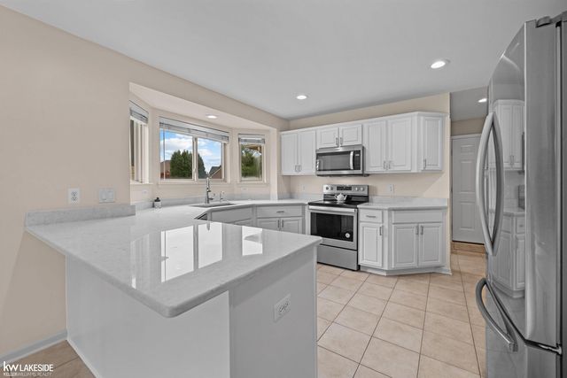 51389 Midland Circle, Macomb, MI 48042