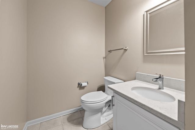 51389 Midland Circle, Macomb, MI 48042
