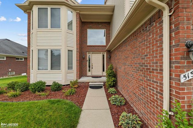 51389 Midland Circle, Macomb, MI 48042