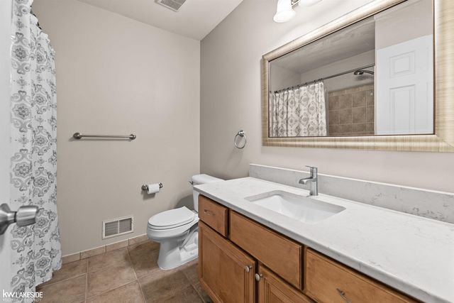 51389 Midland Circle, Macomb, MI 48042