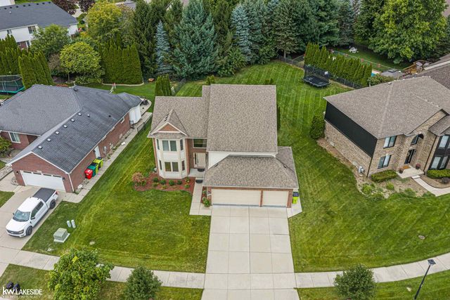 51389 Midland Circle, Macomb, MI 48042
