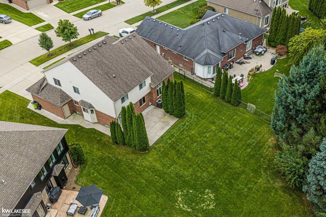 51389 Midland Circle, Macomb, MI 48042